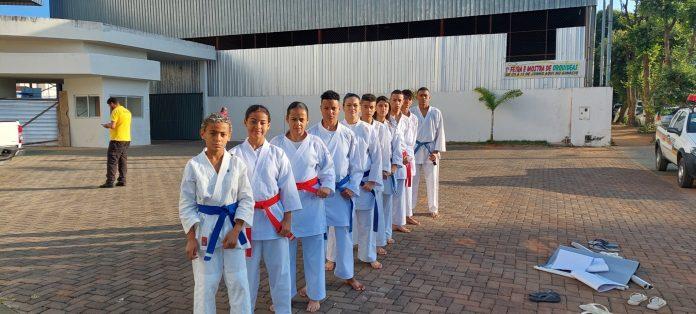 ALUNOS DA OFICINA DO CRAS SE DESTACAM NO TORNEIO DE ARAGUARI MG