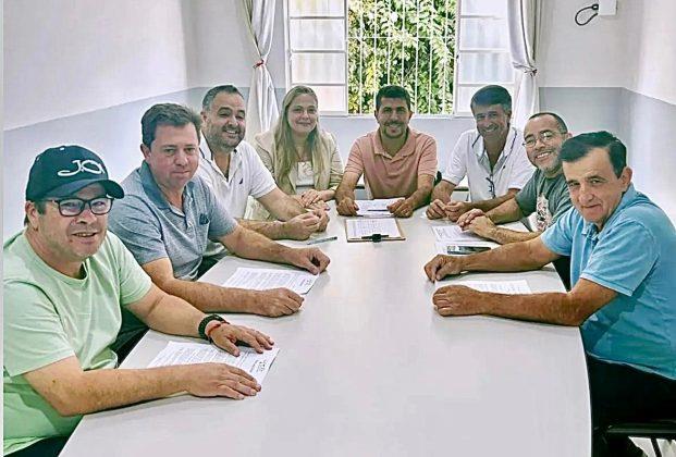 PREFEITO PARTICIPA DE REUNIÃO DO CONSÓRCIO DE SAÚDE EM BAEPENDI