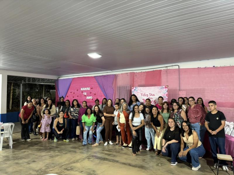 NOITE ESPECIAL EM COMEMORAÇÃO AO DIA DAS MÃES NO CRAS