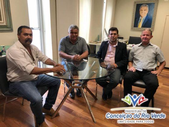 Prefeito Pedro e vice Cristiano Custódio, junto ao Deputado Estadual Ivair Nogueira