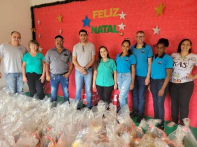 CRAS entrega mais de 200 kits natalinos às famílias atendidas pela Secretaria de Assistência Social