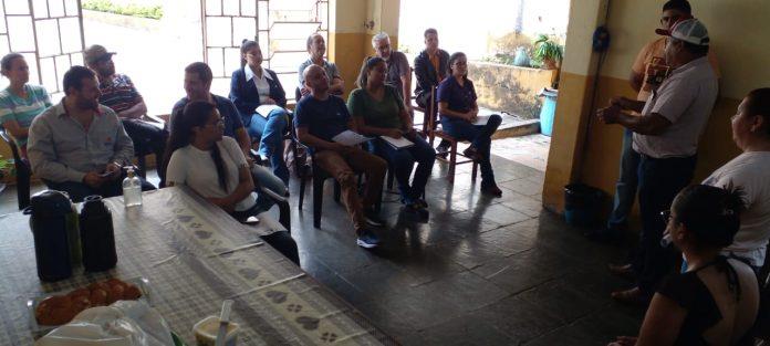 PREFEITURA SE REÚNE COM FORNECEDORES DO MUNICÍPIO